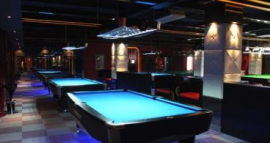 江汉路步行商业街800平米台球急转