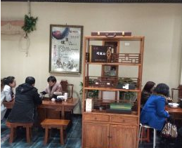 长港路地铁站旁旺铺空转