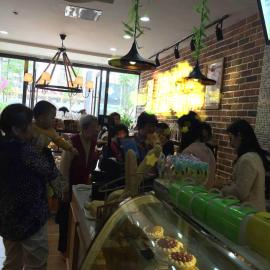 汉阳马鹦路高档小区品牌烘焙店急转