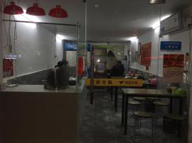 菱角湖万达2号门对面万能餐饮转让