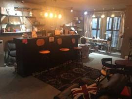 后湖城市广场二号楼120㎡精装美甲美发工...