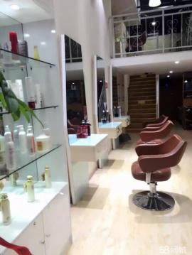 菱角湖万达步行街口119平米精装美发店转...