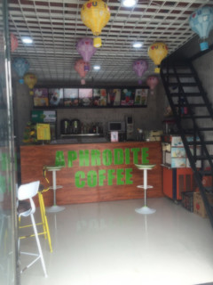 大花岭万人高校内独家奶茶店急转