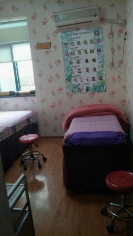 街道口高档小区100平出租