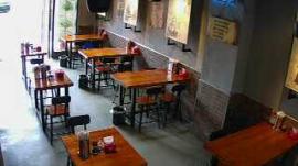 江汉路110平餐饮旺铺转让