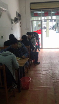 光谷万人高校内餐饮旺铺转让