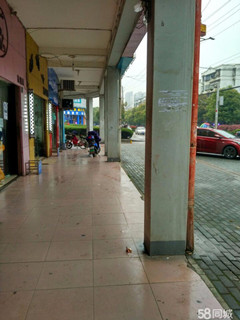 南湖黄金地段70平米旺铺急转