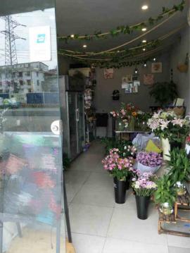  一线25平米旺铺低价转让（可空转）