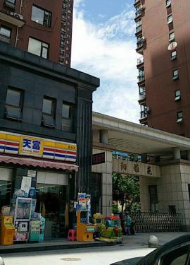 龙阳村地铁旁70平米品牌市转让