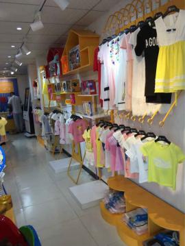 前川民安街黄金地段精装童装店因事急转