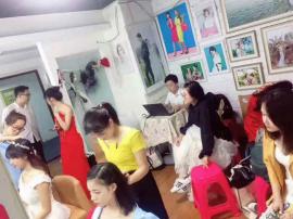 平安大厦写字楼内成熟婚纱写真店因事优转