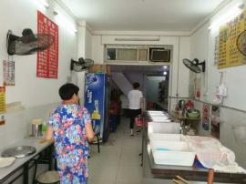 新湾路小区门口好位置面馆因事急转