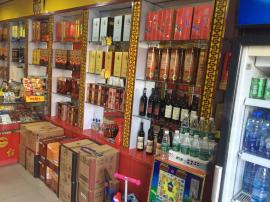 楚河汉街东湖路70平米精装烟酒店急转