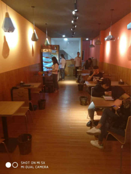 湖北美术学院商业街麻辣烫万能门面转让