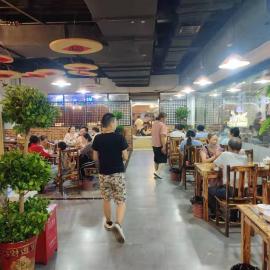 虎泉时尚中心二楼餐饮转让 