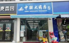 东湖高新两大小区出入口，万人小区环绕，发...