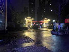 黄陂盘龙城小区大门可以住人的早餐店急转