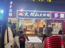 武昌湖大公寓旁小区门口餐饮大排档转让