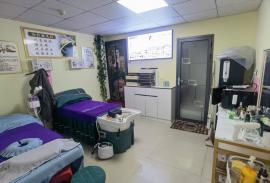 洪山区张家湾街道小区临街美容店转让