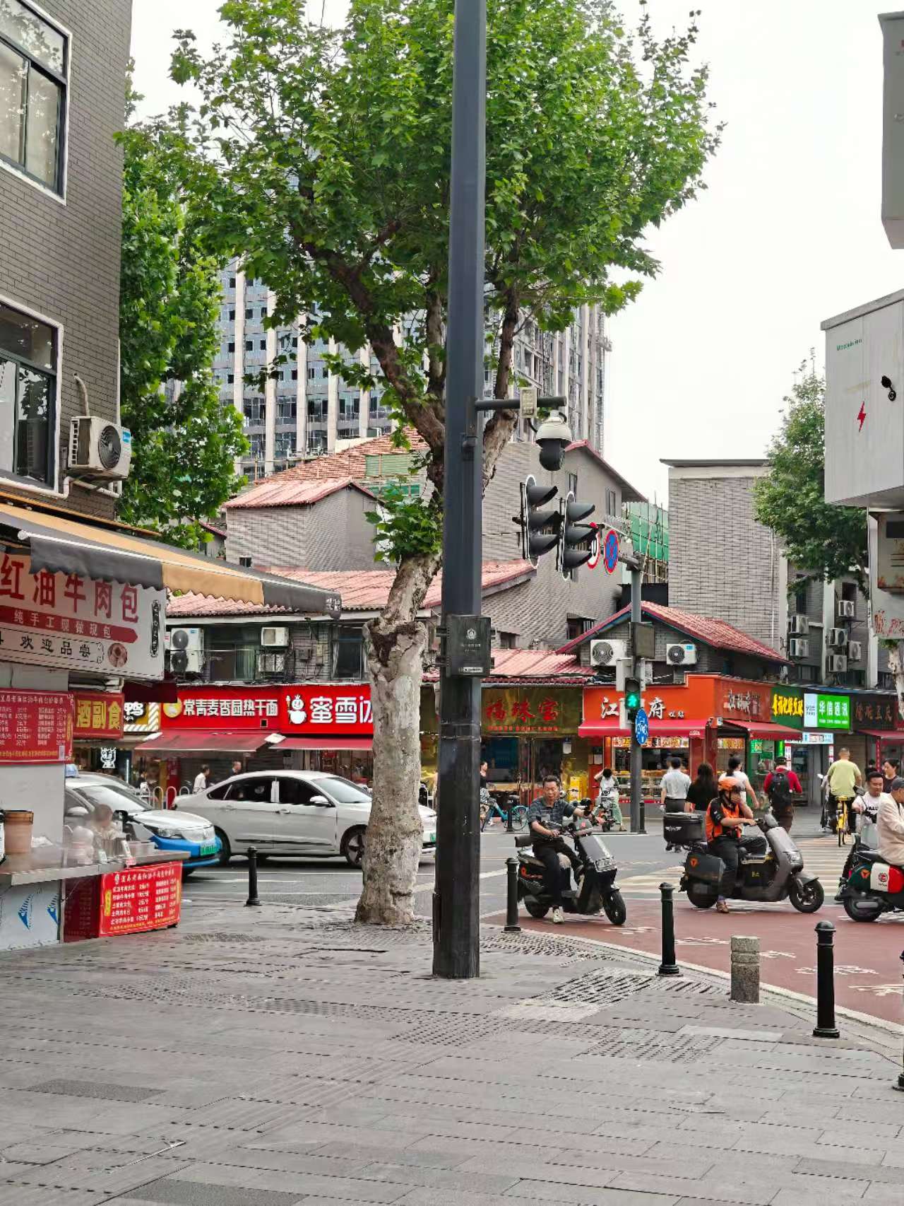 利济北路市第一医院旁20平十字路口餐...